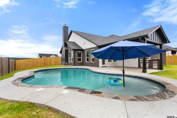 16430 Clearview Dr., Lindale, TX 75771