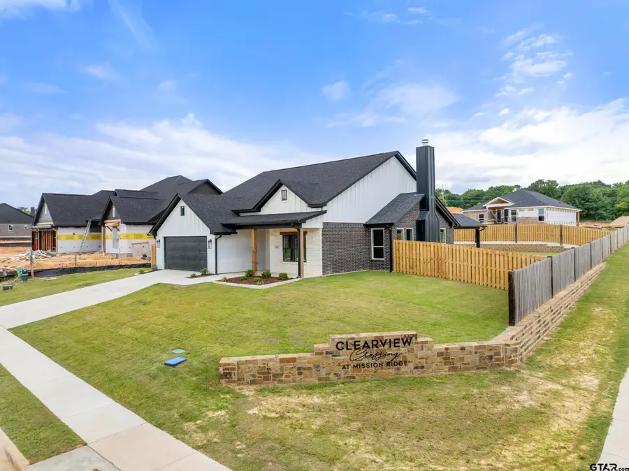 16430 Clearview Dr., Lindale, TX 75771 - #2