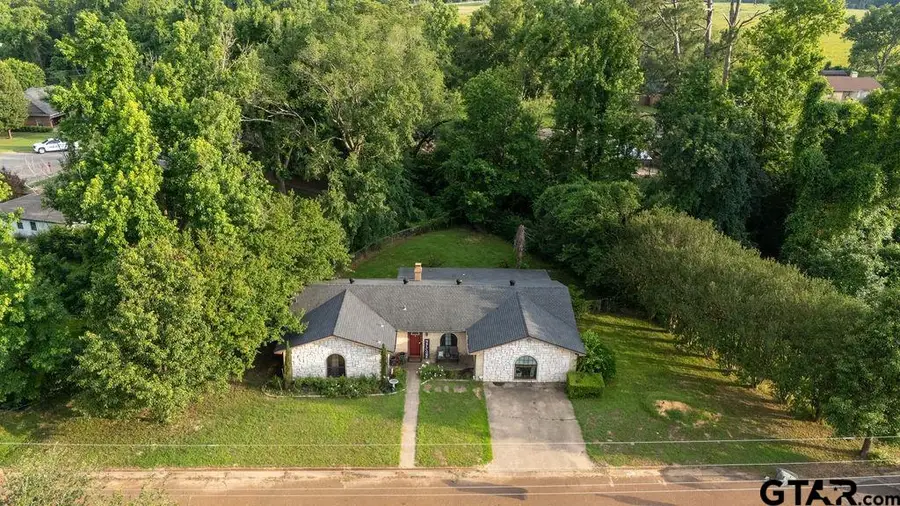 303 Wanda Dr., Winnsboro, TX 75494 - #2