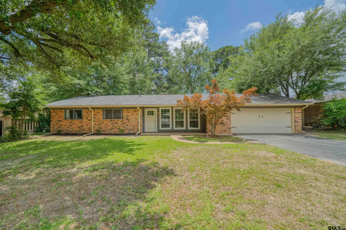 1302 W Elm St, Tyler, TX 75702 - #1