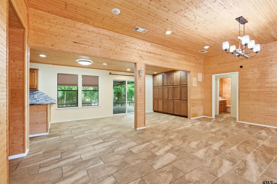 614 Highland Oaks St, Mount Vernon, TX 75457 - #2