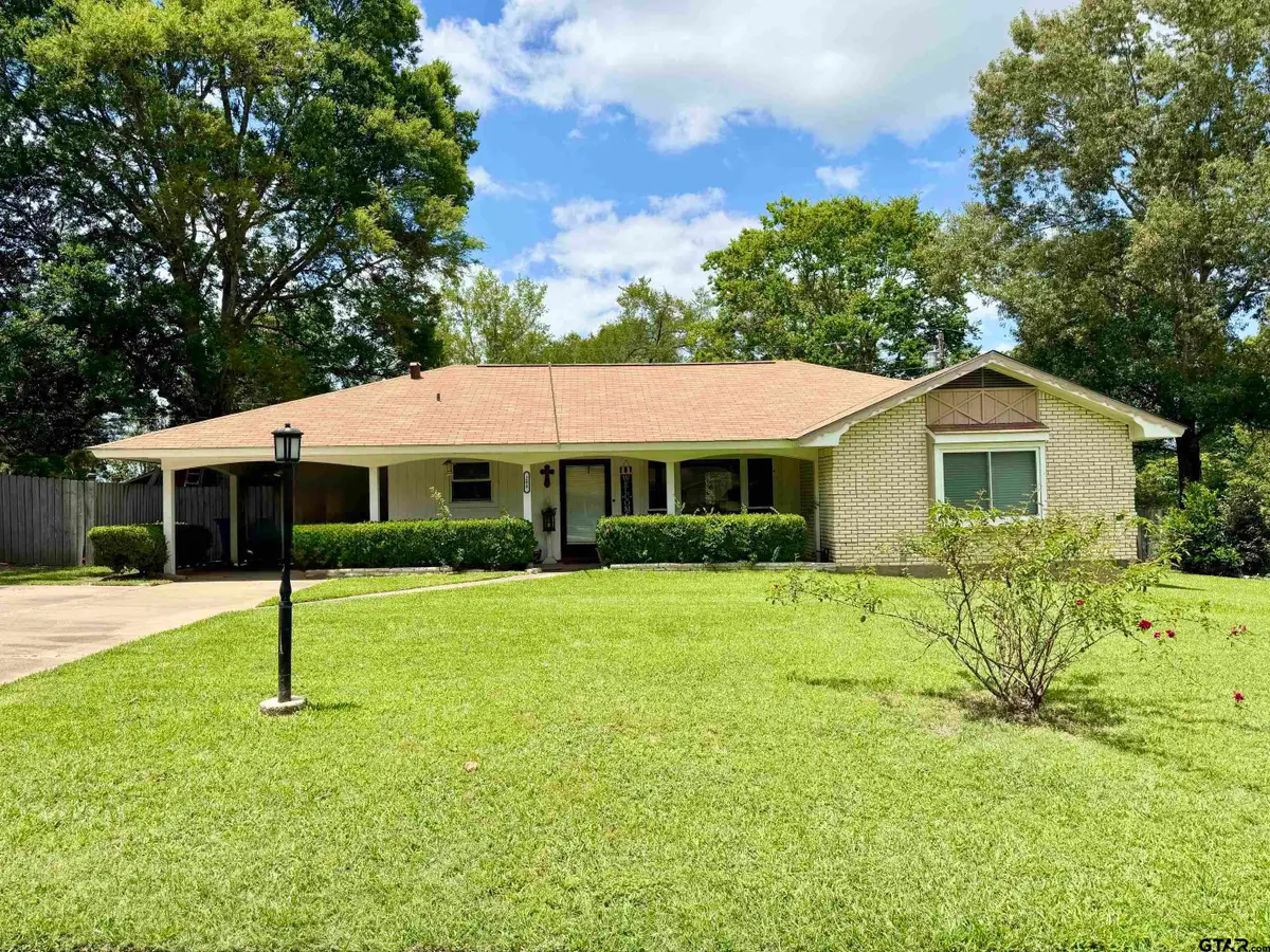 208 Robinhood Circle, Crockett, TX 75835 - #1