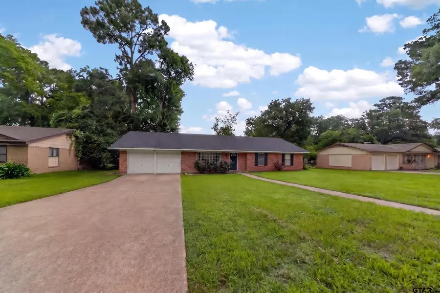 813 E Clinton Avenue, Athens, TX 75751 - #3