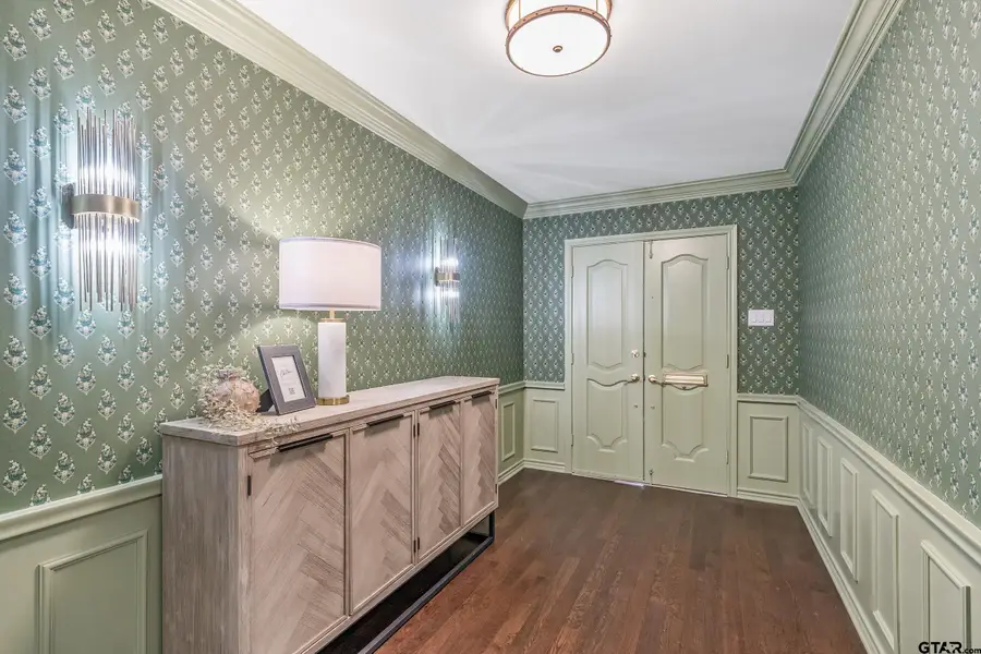 606 Tremont St, Tyler, TX 75701 - #2