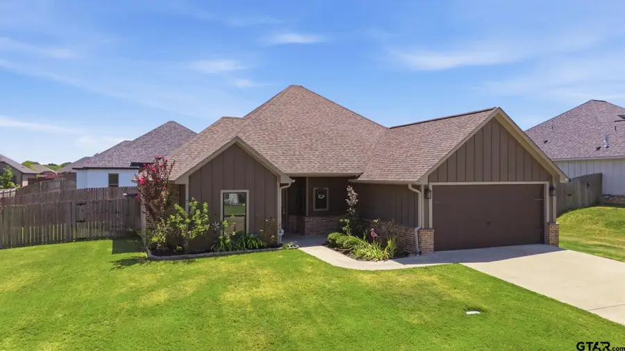 217 Smith Cir, Lindale, TX 75771 - #2
