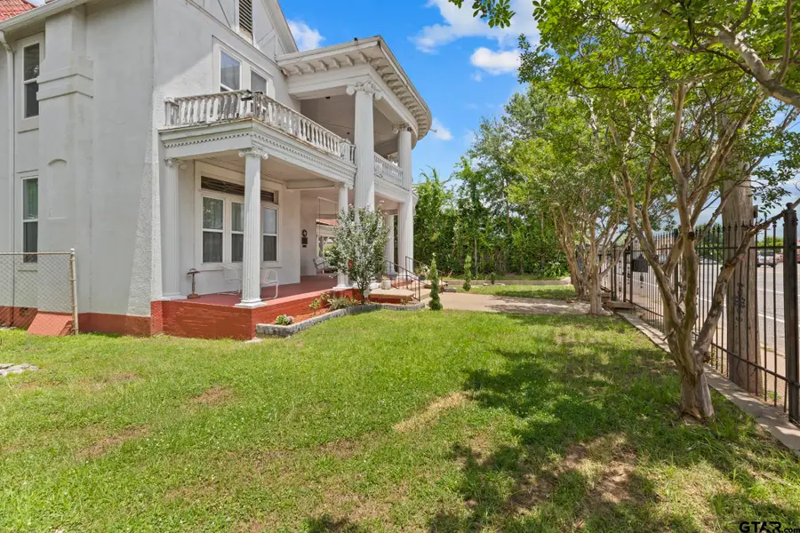 211 W Grand Avenue, Marshall, TX 75670 - #3