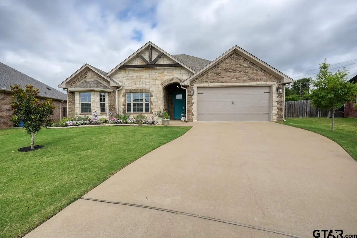 312 Kingdom Blvd, Lindale, TX 75771 - #1