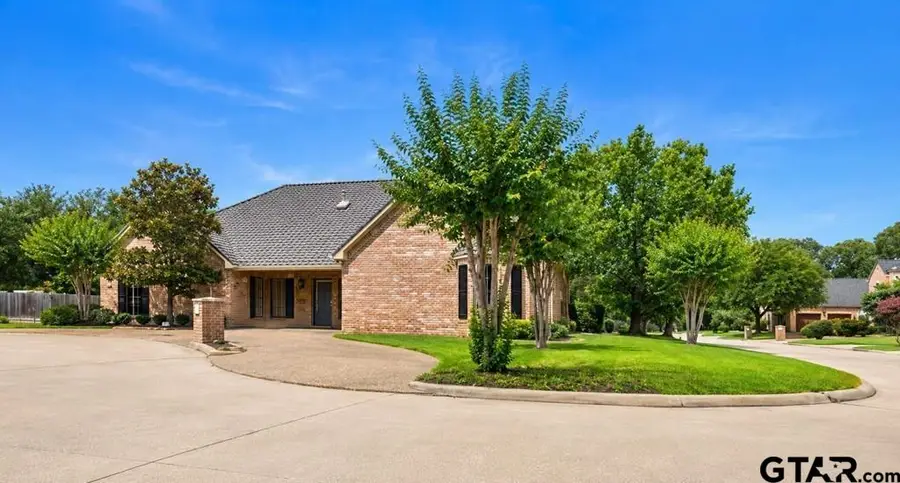 706 Park Place Dr, Athens, TX 75751 - #2