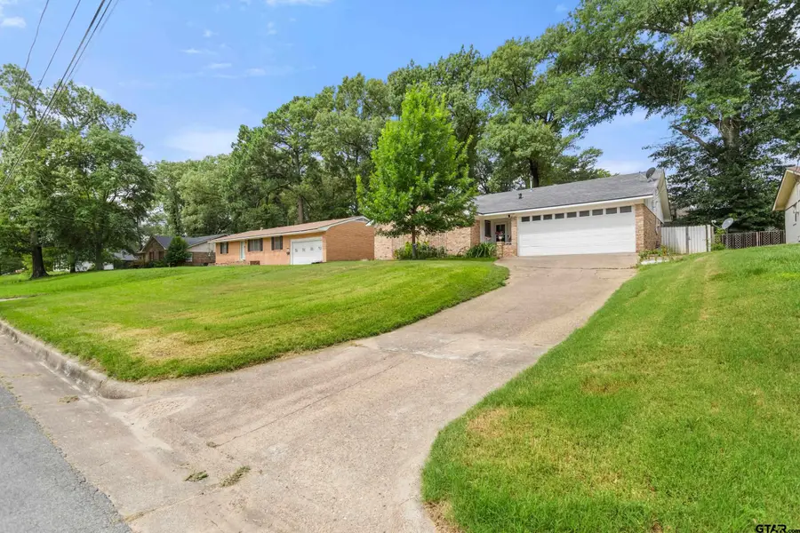 3433 Cloverdale Dr, Tyler, TX 75701 - #2
