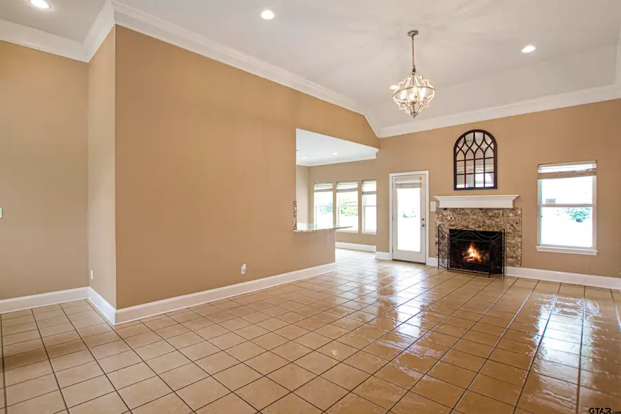 812 Rugby Ln, Whitehouse, TX 75791 - #3