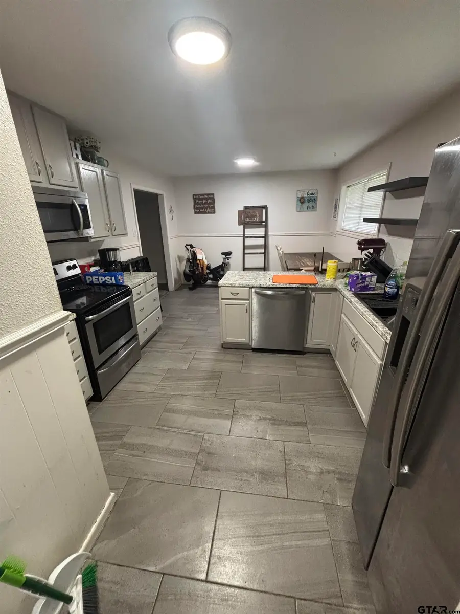3135 Rollingwood Dr., Tyler, TX 75701 - #3
