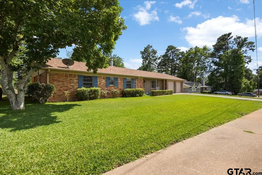 2929 Fairfax Dr, Tyler, TX 75701 - #3