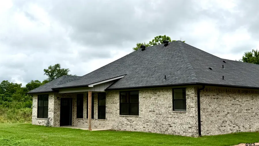 304 S. Bradford St, Arp, TX 75750 - #3