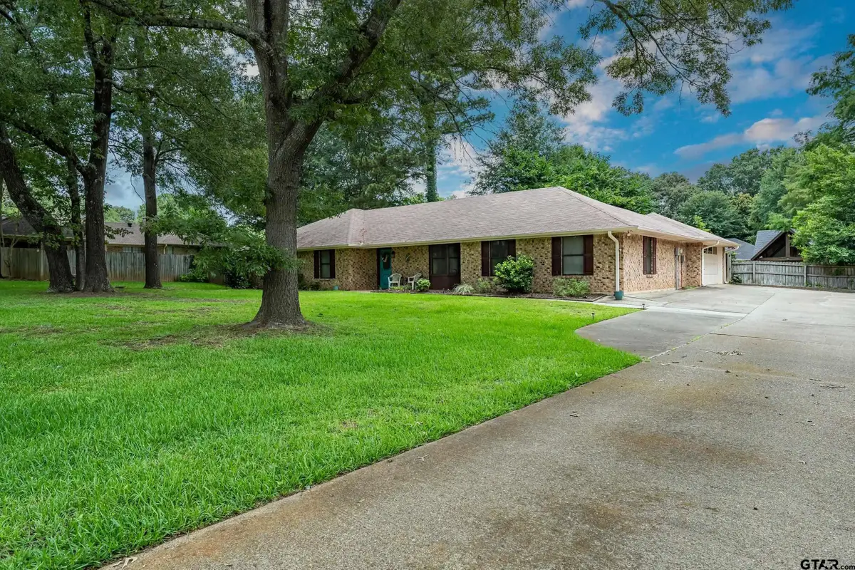 354 Royal Cir, Whitehouse, TX 75791 - #1
