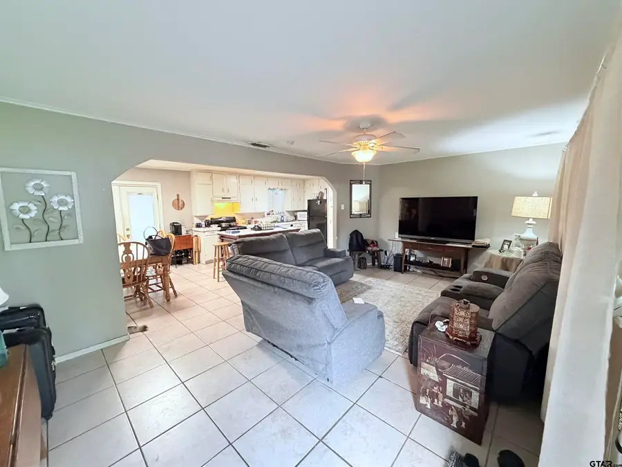 1115 Powers Dr, Tyler, TX 75701 - #2