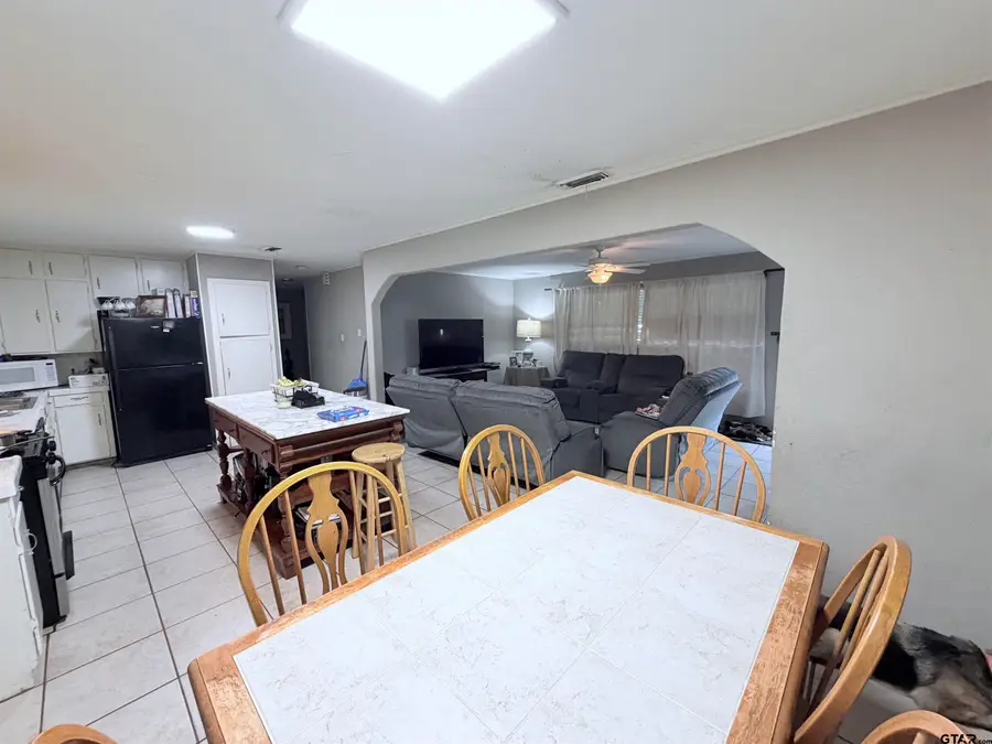 1115 Powers Dr, Tyler, TX 75701 - #3