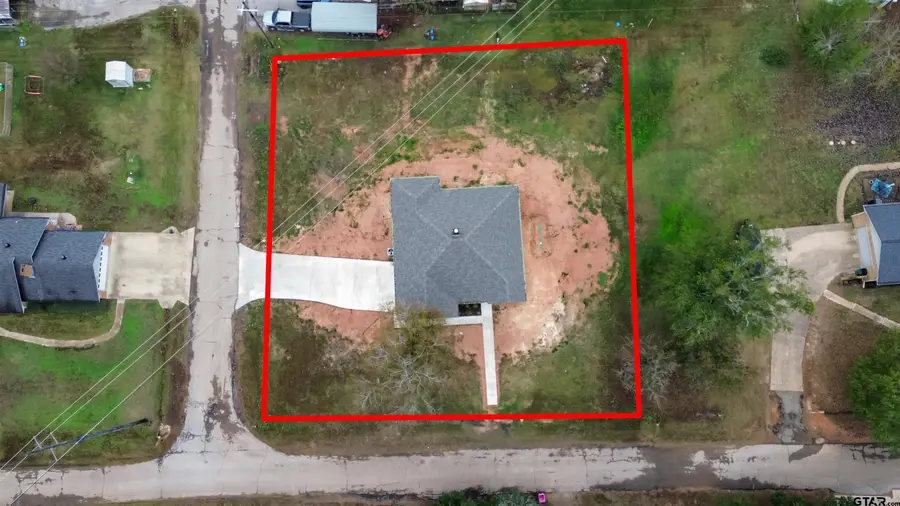 106 Royal St, Gilmer, TX 75645 - #3