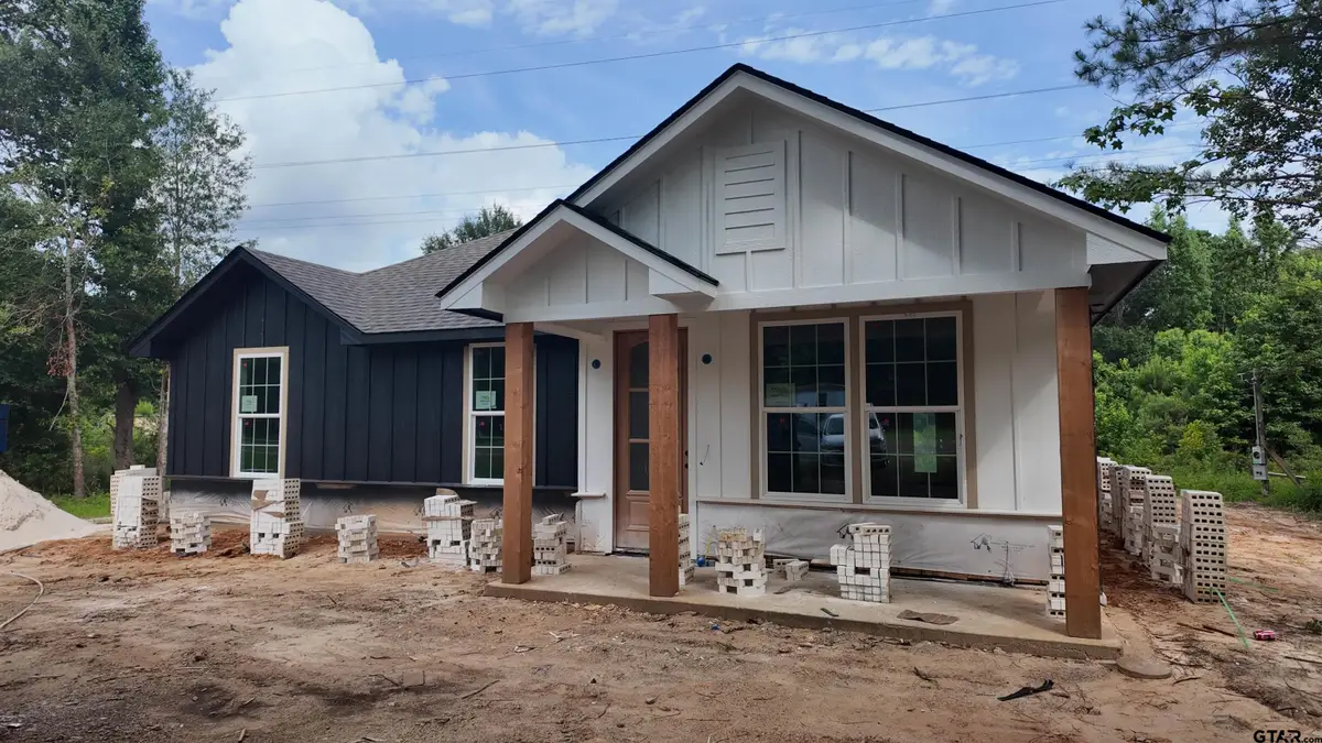 620 S Railroad, Troup, TX 75789 - #1