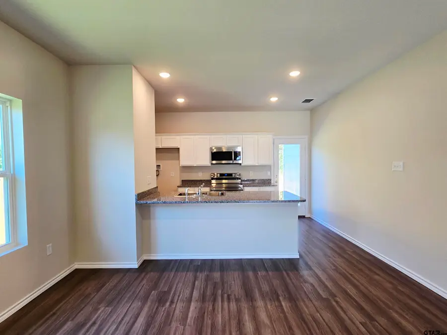 1115 Park Meadows Dr., Whitehouse, TX 75791 - #3