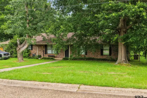 206 Carr, Mt Pleasant, TX 75455