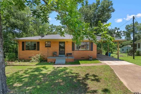 112 Blacknall, Henderson,  75652