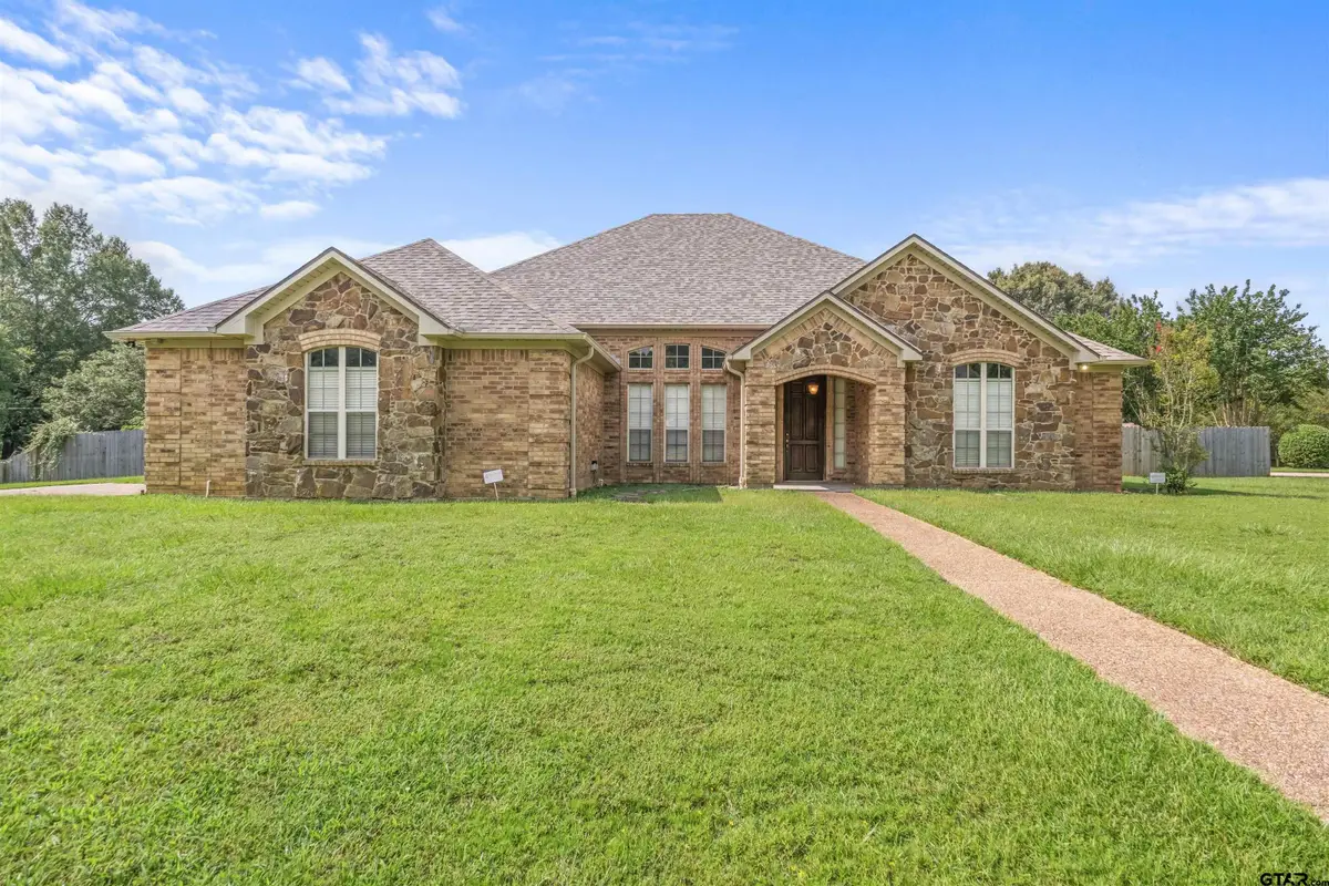 200 Saint Andrews Dr, Palestine, TX 75803 - #1