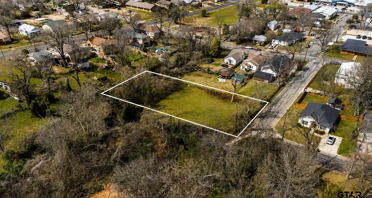 1129 S Saleh Ave, Tyler, TX 75702 - #1