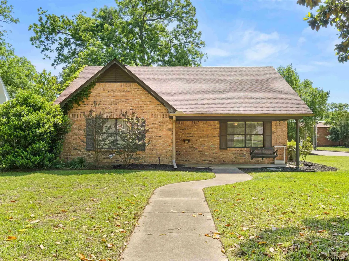 701 N Montgomery St, Gilmer, TX 75644 - #1