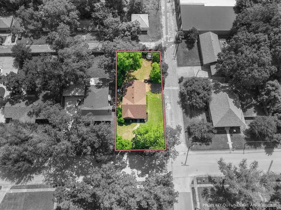 701 N Montgomery St, Gilmer, TX 75644 - #2