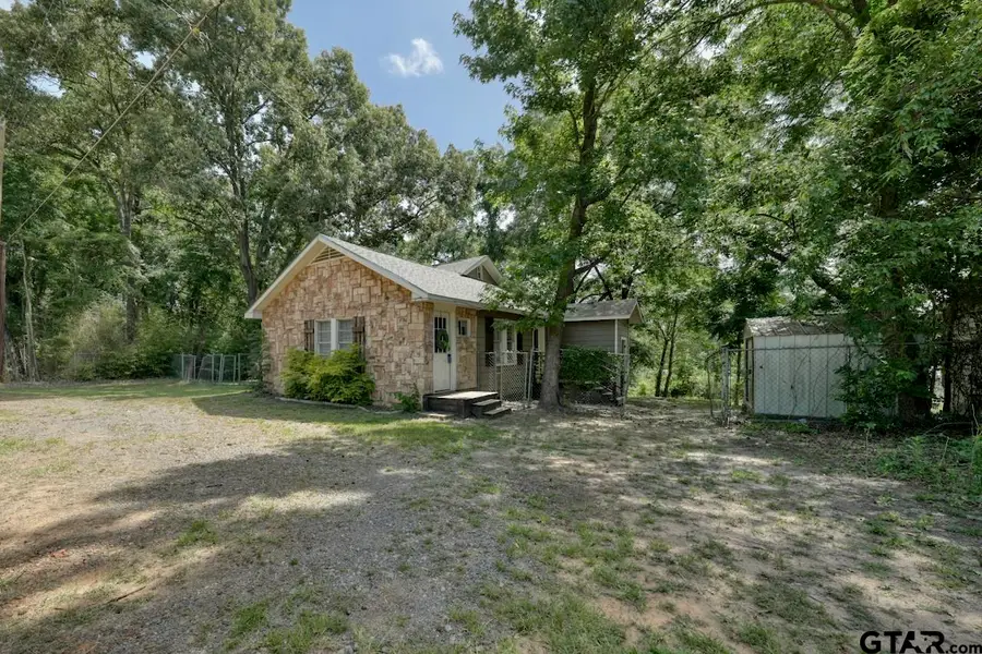 508 N Tyler St, Big Sandy, TX 75755 - #3