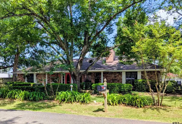 1629* 1/2 Quevado, Jacksonville,  75766