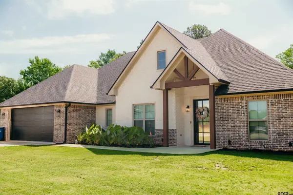 102 Oak Trail Crk, Kilgore,  75662