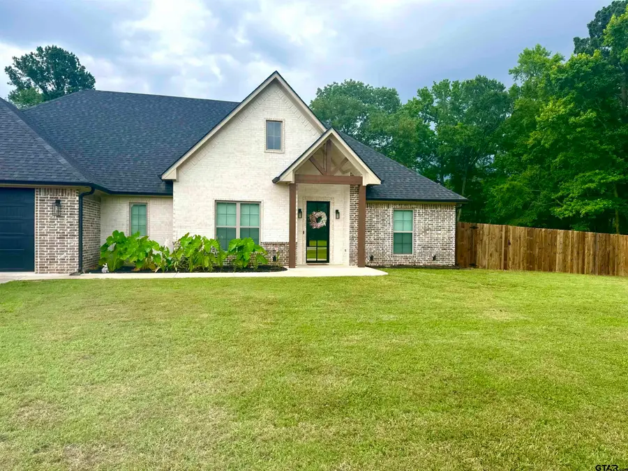 102 Oak Trail Crk, Kilgore, TX 75662 - #2