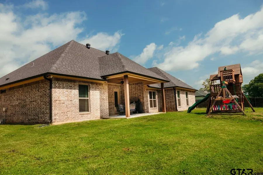 102 Oak Trail Crk, Kilgore, TX 75662 - #3