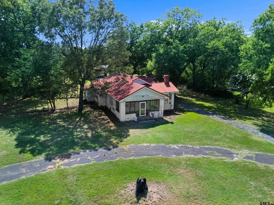 304 Daingerfield St, Naples, TX 75568 - #3