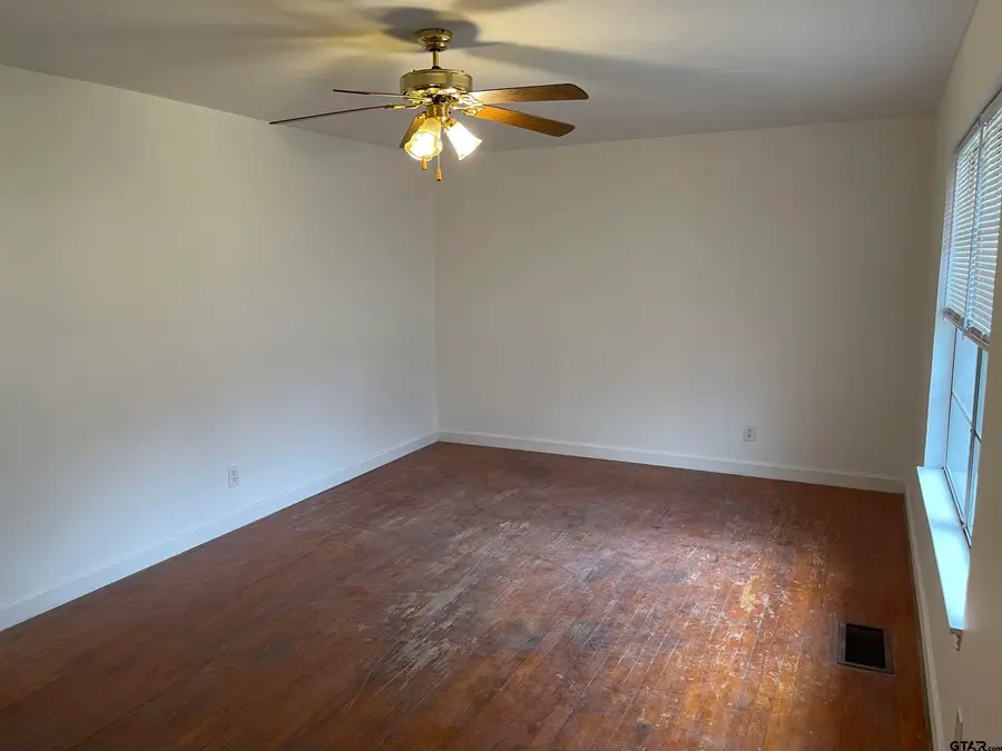 301 S Howison, Bogata, TX 75417 - #2