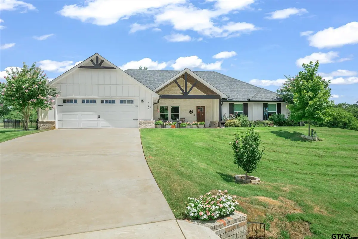 797 Oklahoma St, Van, TX 75790 - #1