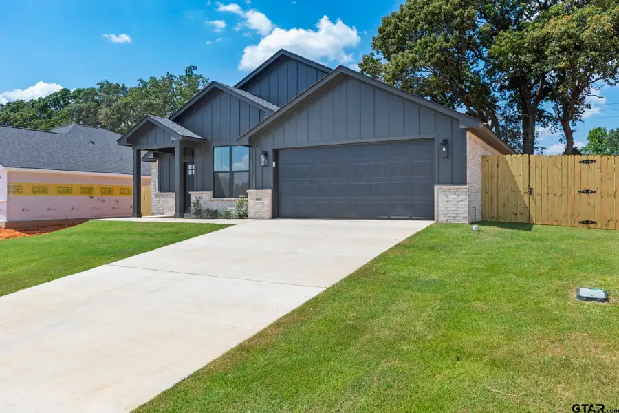 16522 Crossing Circle, Lindale, TX 75771 - #2