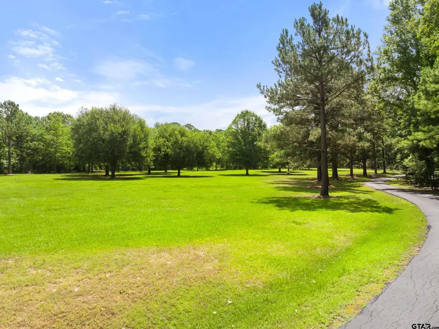 4930 W Twin Lakes Drive, Tyler, TX 75704 - #2
