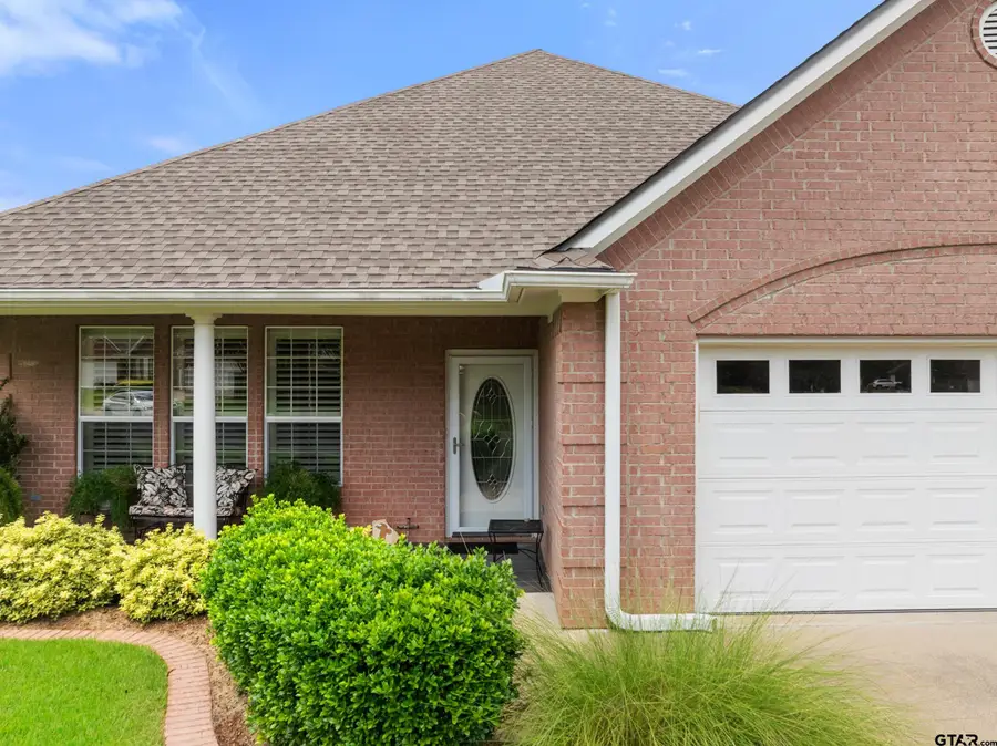 1837 Hollylake Cir., Tyler, TX 75703 - #2