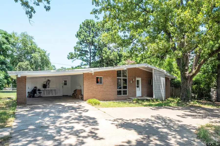104 W Cayuga Dr, Athens, TX 75751 - #2