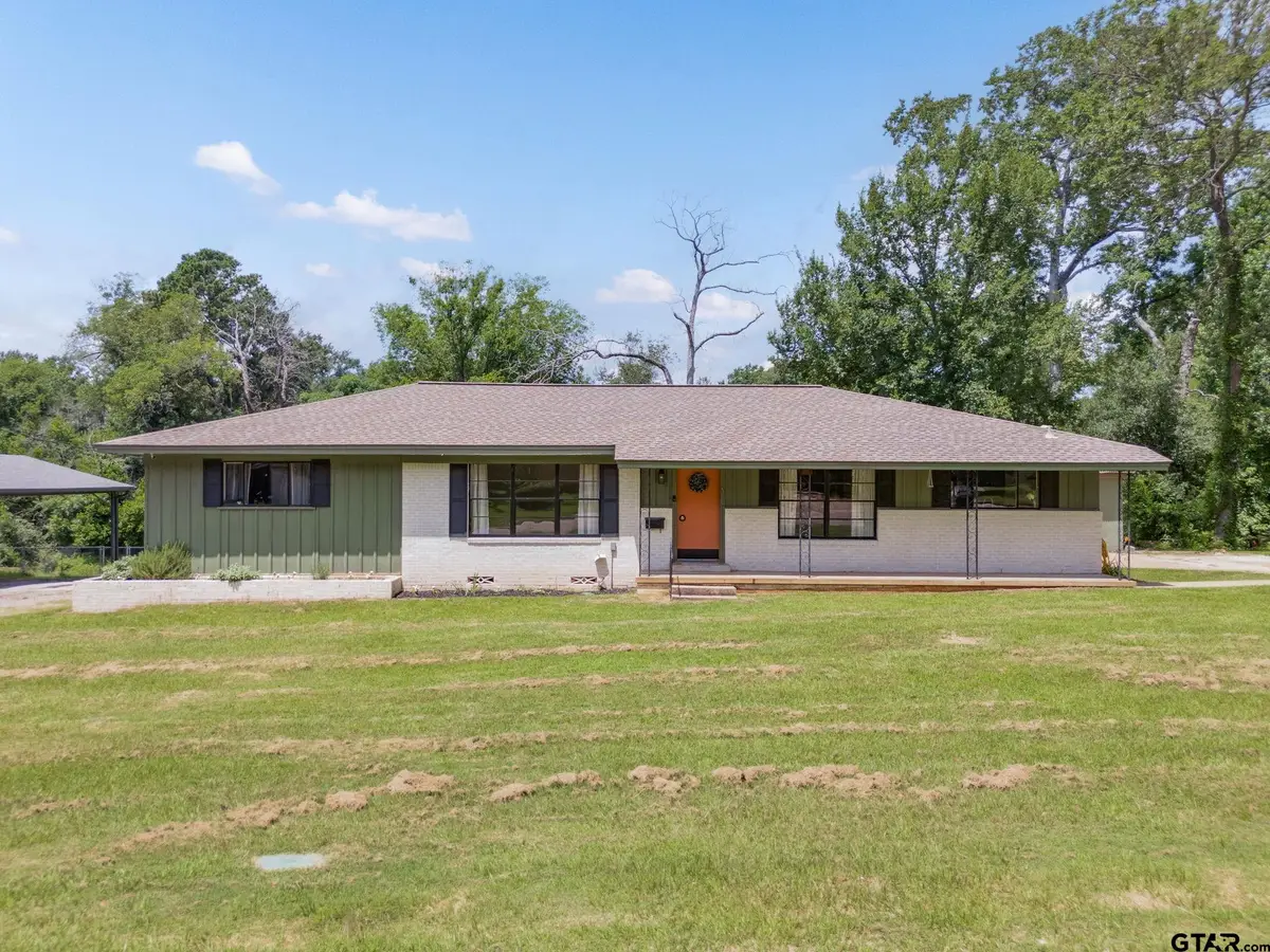 137 Gardner Dr, Palestine, TX 75803 - #1