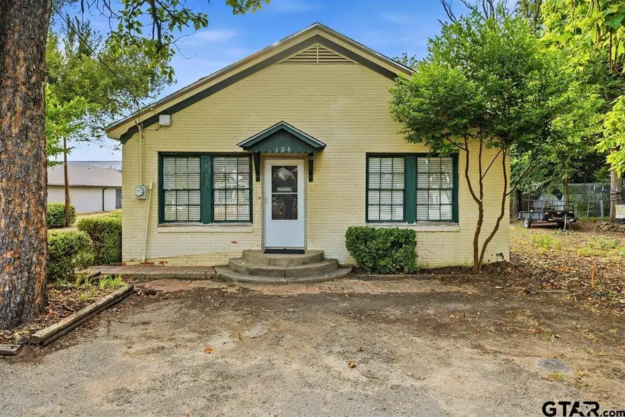 106 S College St, Lindale, TX 75771 - #3