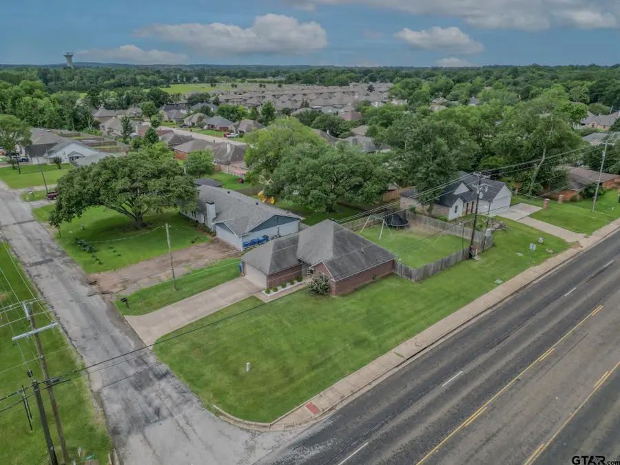 100 S Rainbow Dr, Whitehouse, TX 75791 - #3