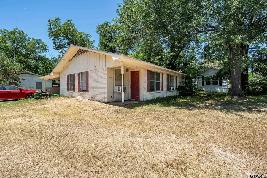 500 W Myrtle St, Winnsboro, TX 75494 - #2