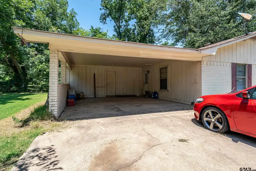 500 W Myrtle St, Winnsboro, TX 75494 - #3