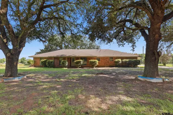 328 Cr 1745, Mount Pleasant,  75455
