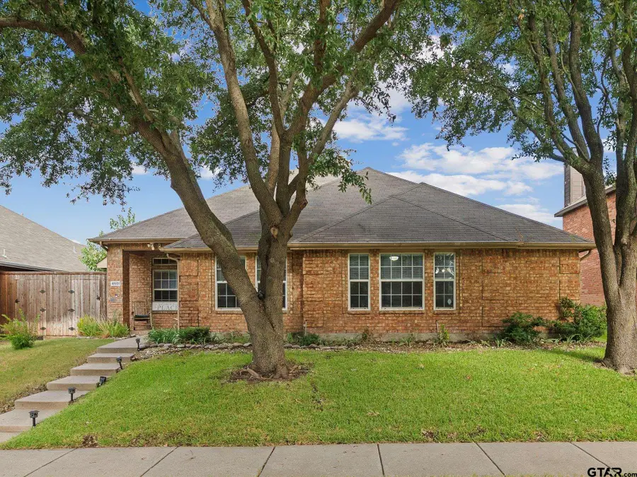 4601 Carlton Dr, Garland, TX 75043 - #2