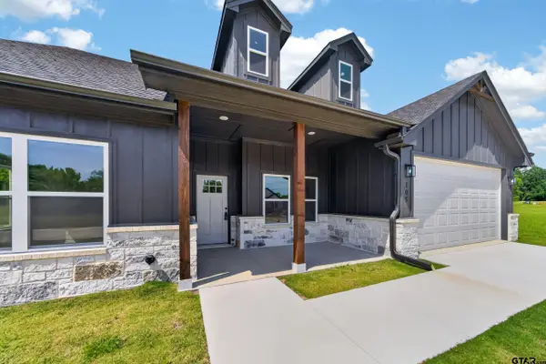 105 W Teal Drive, Troup,  75789