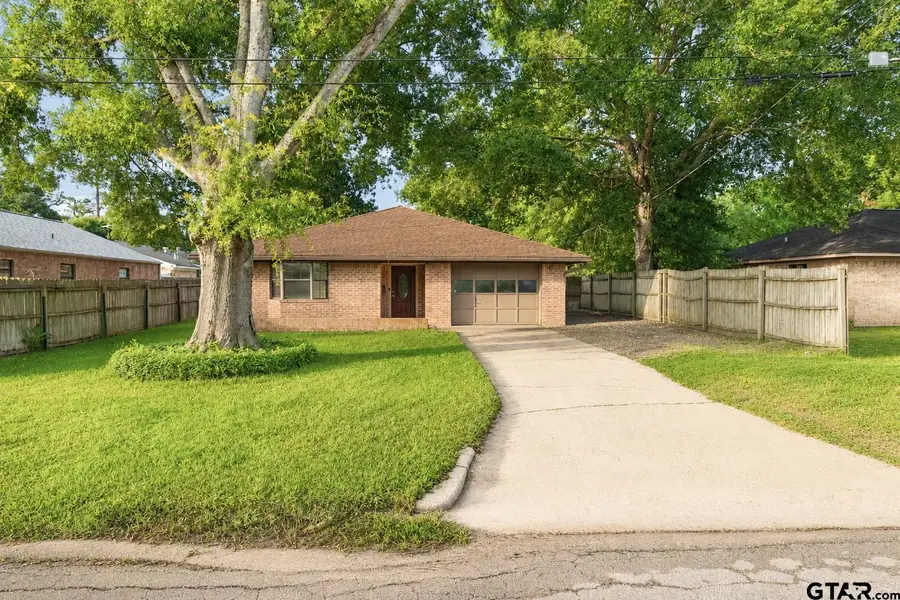817 Howard St, Jacksonville, TX 75766 - #2